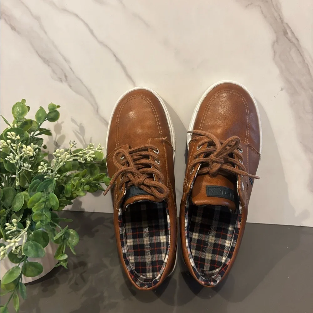 Nautica classic brown