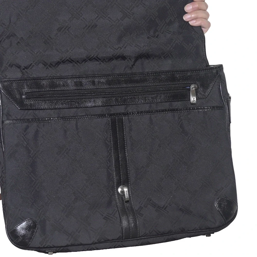 Tumi description signature
