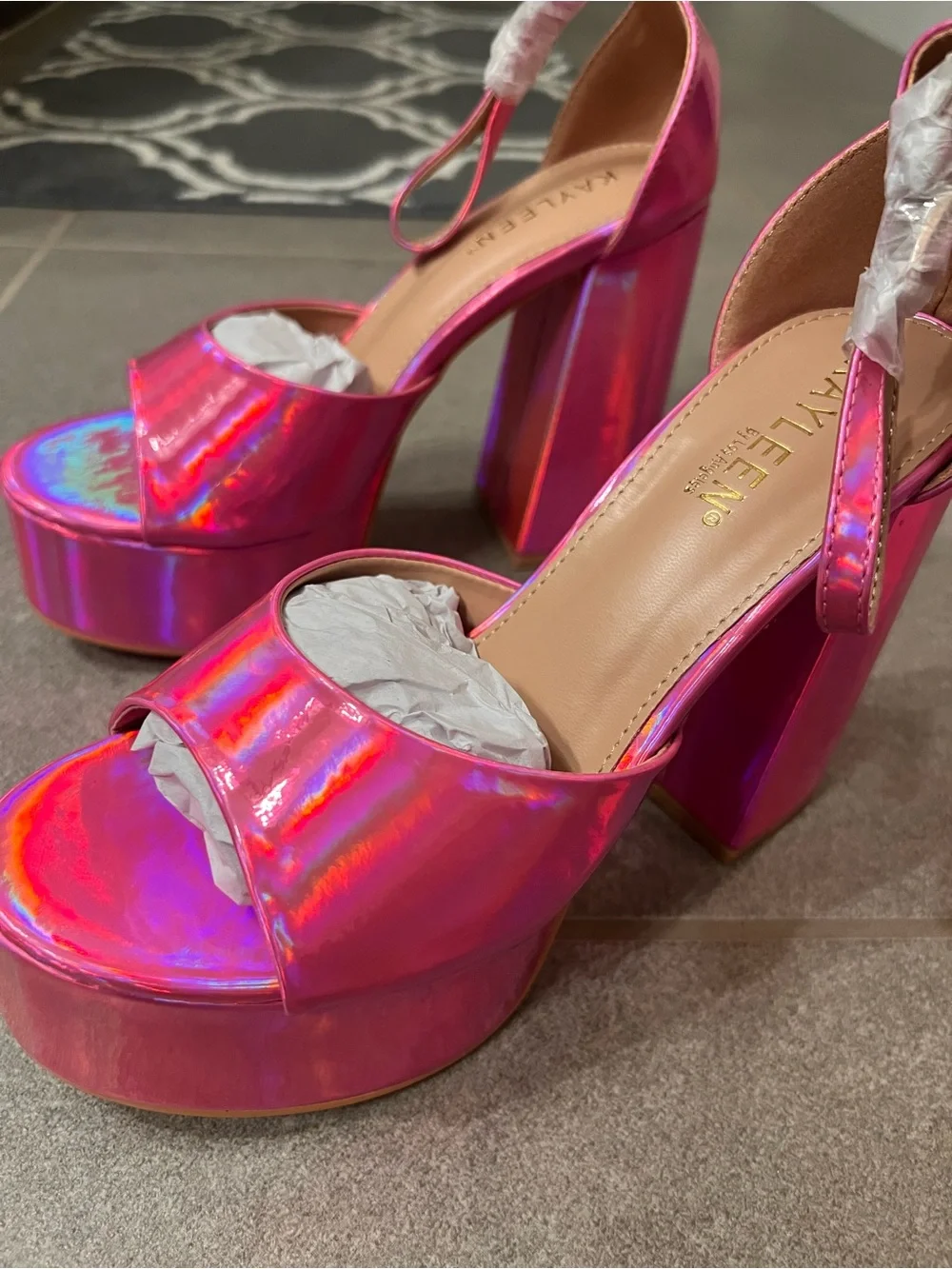 Kayleen bold neon