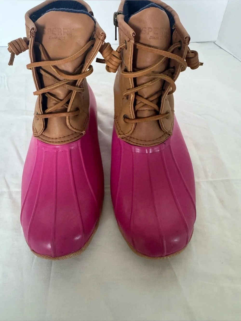 Sperry pink rubber