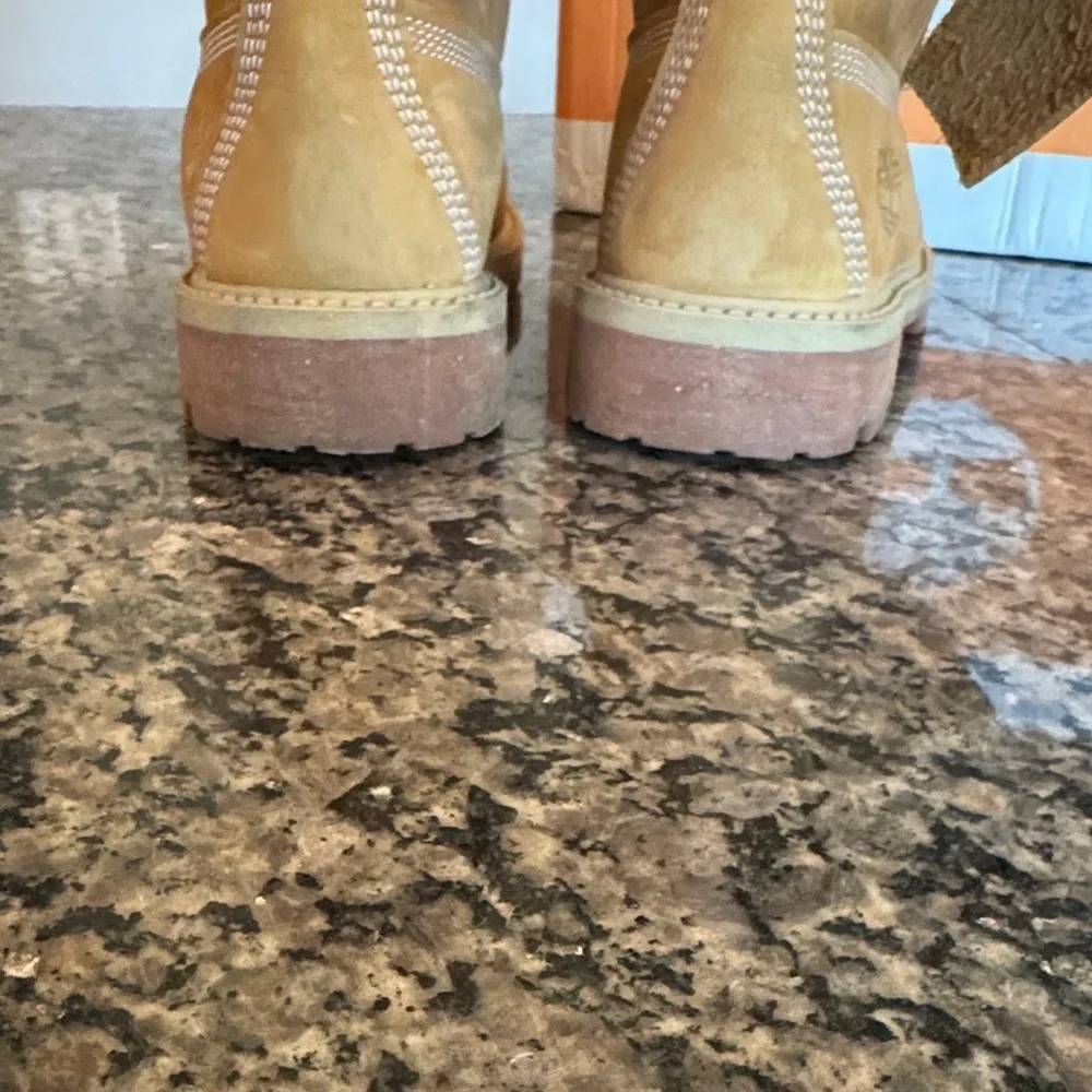 Timberland excellent ship