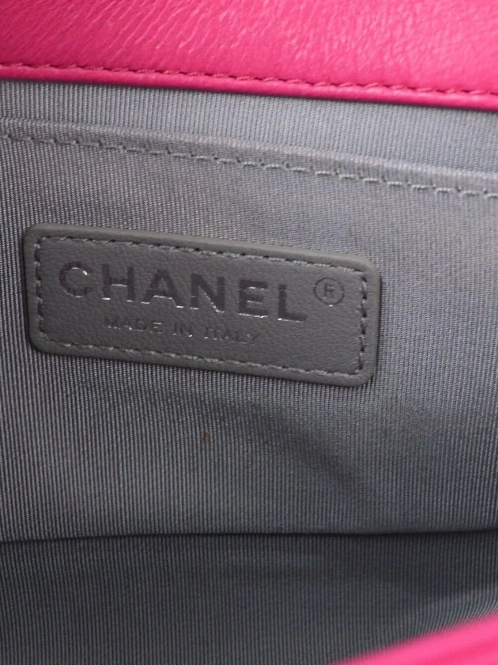 CHANEL outside 	a+