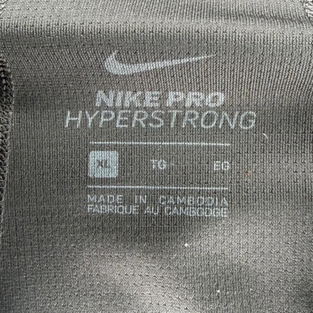 Nike pro hyperstrong