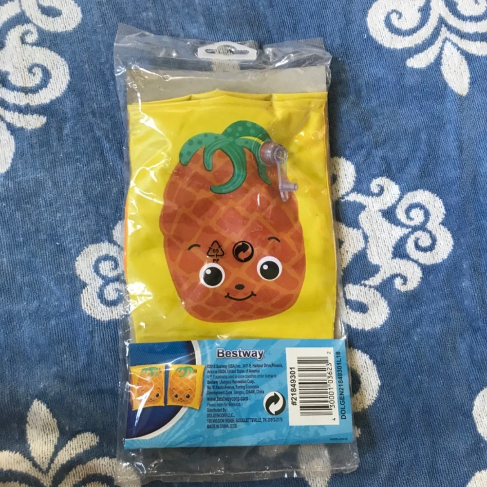 N/A nwt pineapple