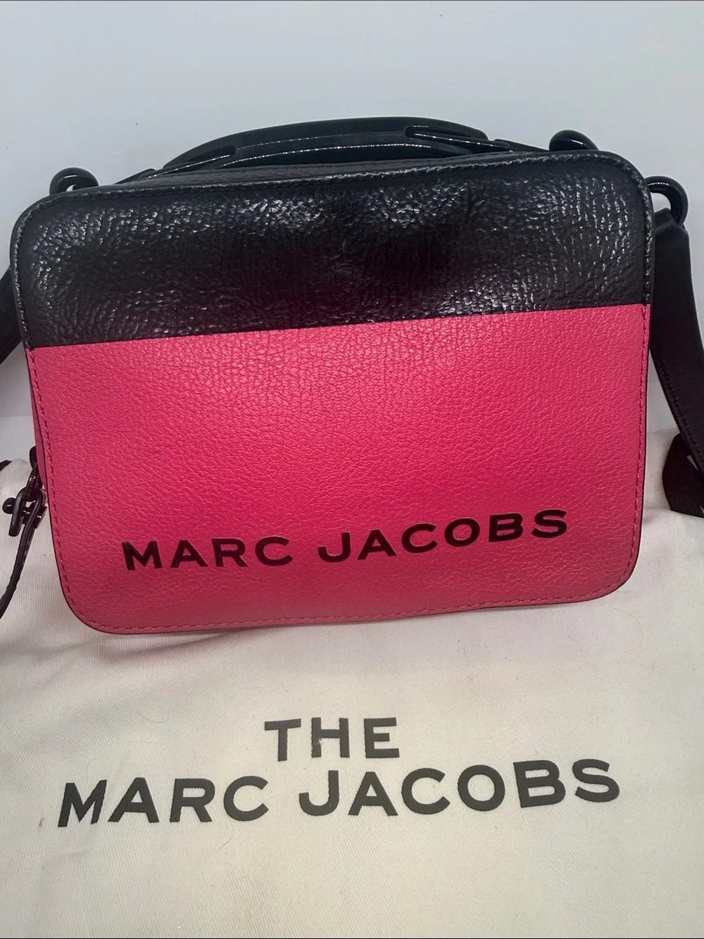 Marc Jacobs compact marc