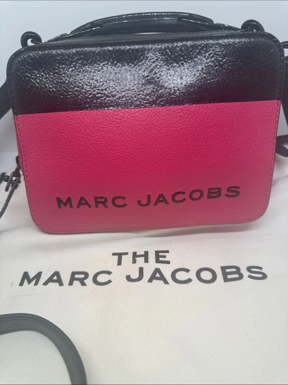 Marc Jacobs compact marc