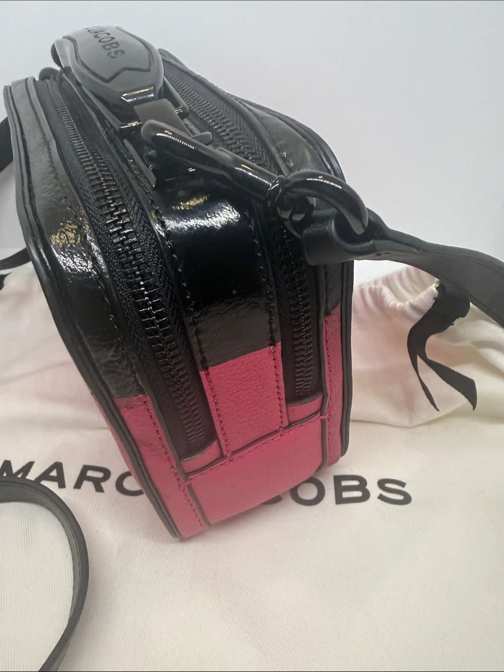 Marc Jacobs compact marc