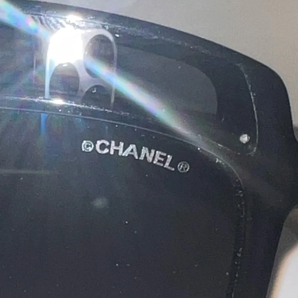 CHANEL elegant oversized