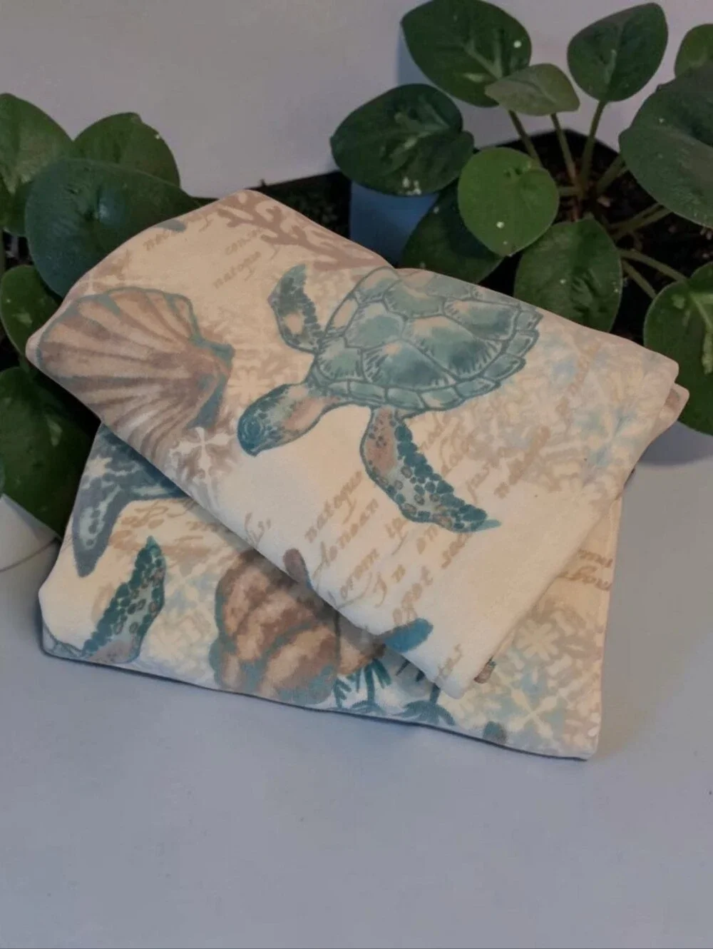 Coastal 2 piece Bath Towels Set Turtles Sealife NEW