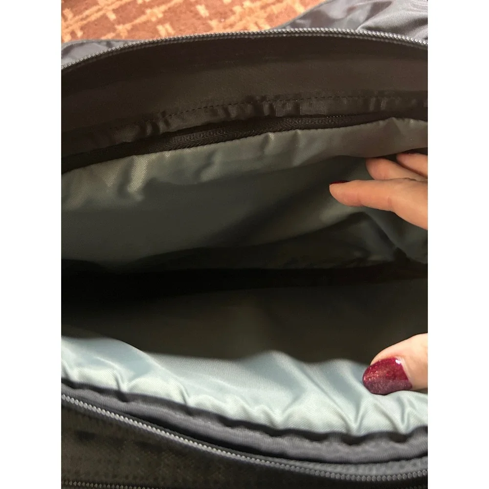 OGIO pockets tech