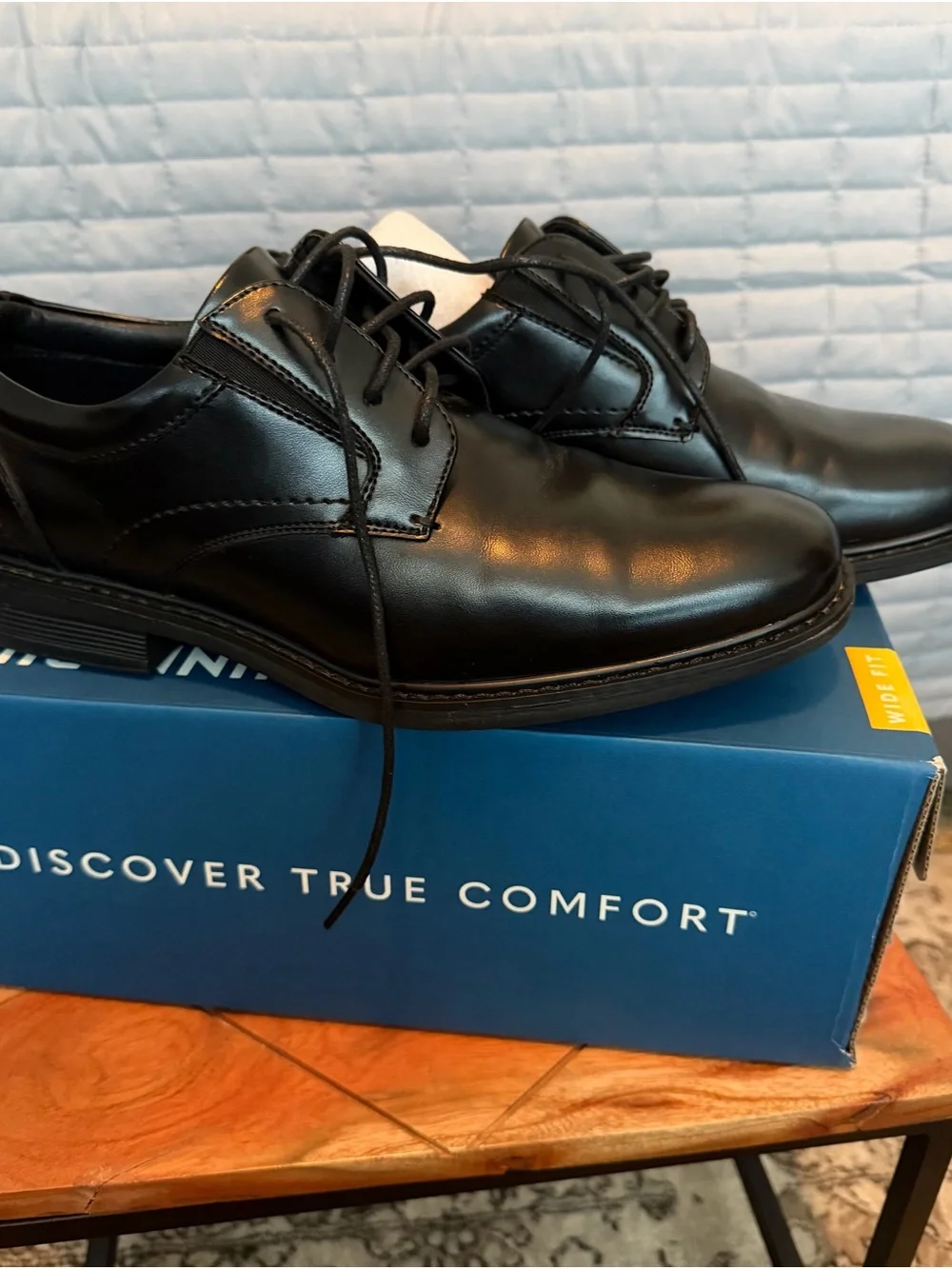 Nunn Bush sleek black