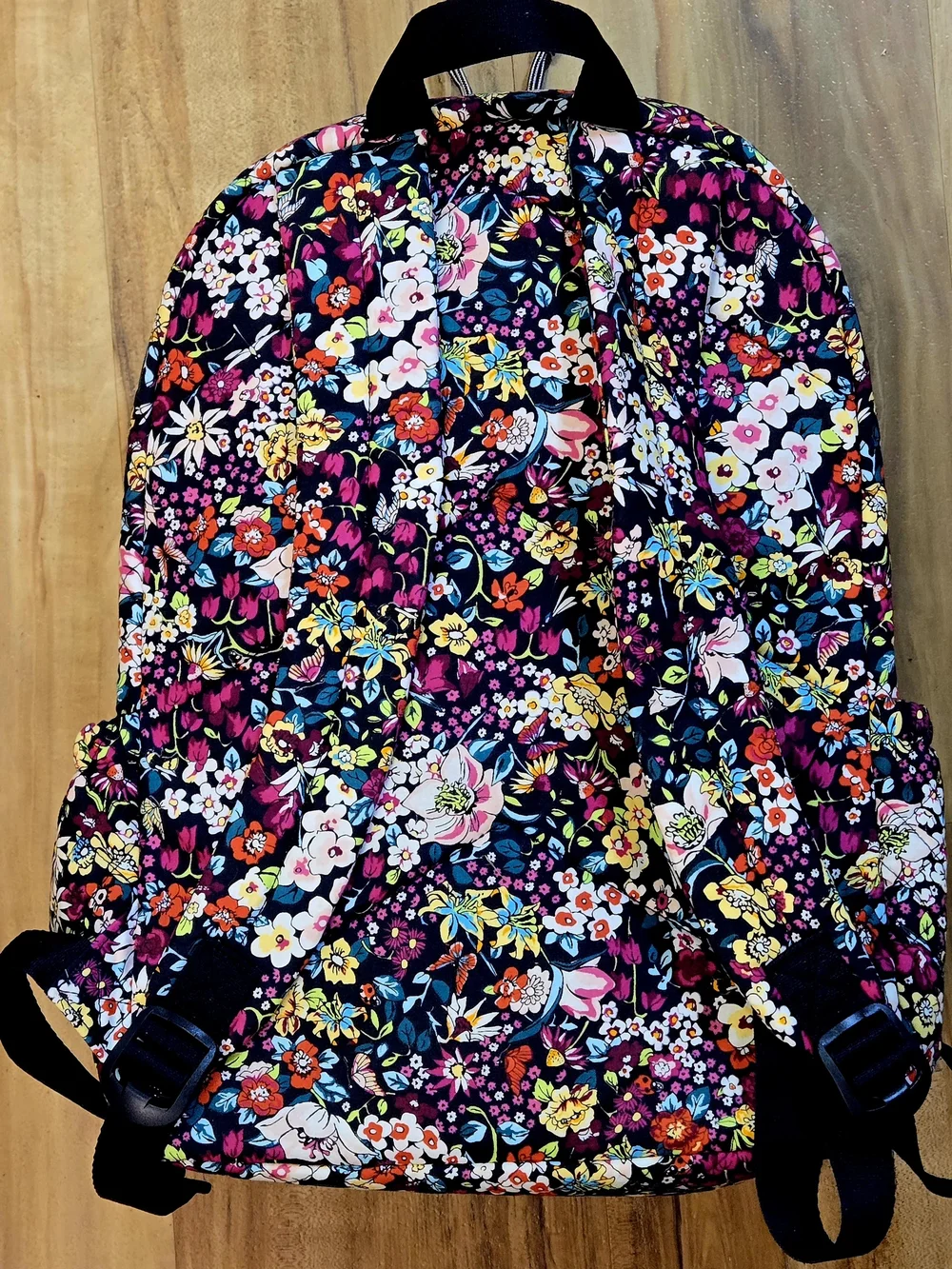 Vera Bradley beautiful authentic