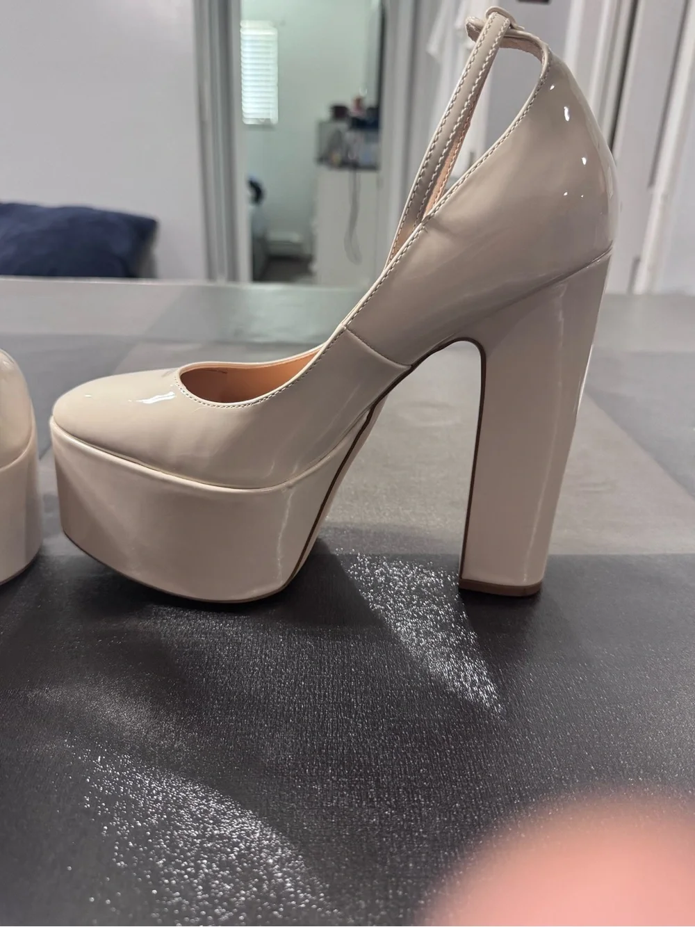 Steve Madden brand new