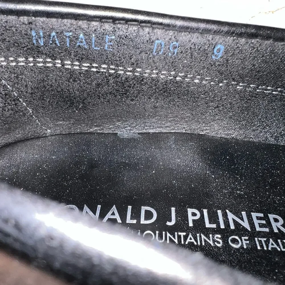 Donald J Pliner excellent preowned