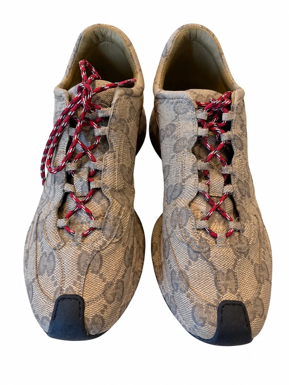 Gucci sneakers signature