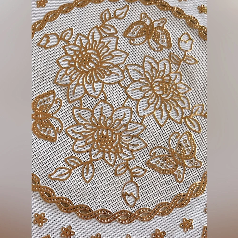 Amazon, Gold floral design round placemat,