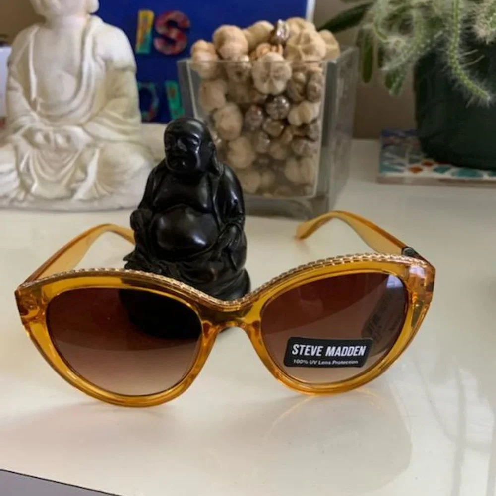 Steve Madden new tag