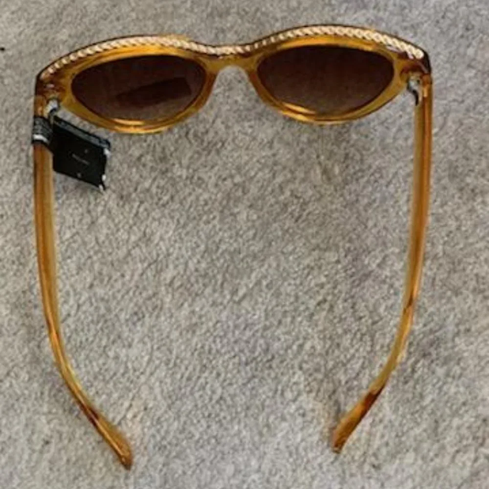 Steve Madden new tag