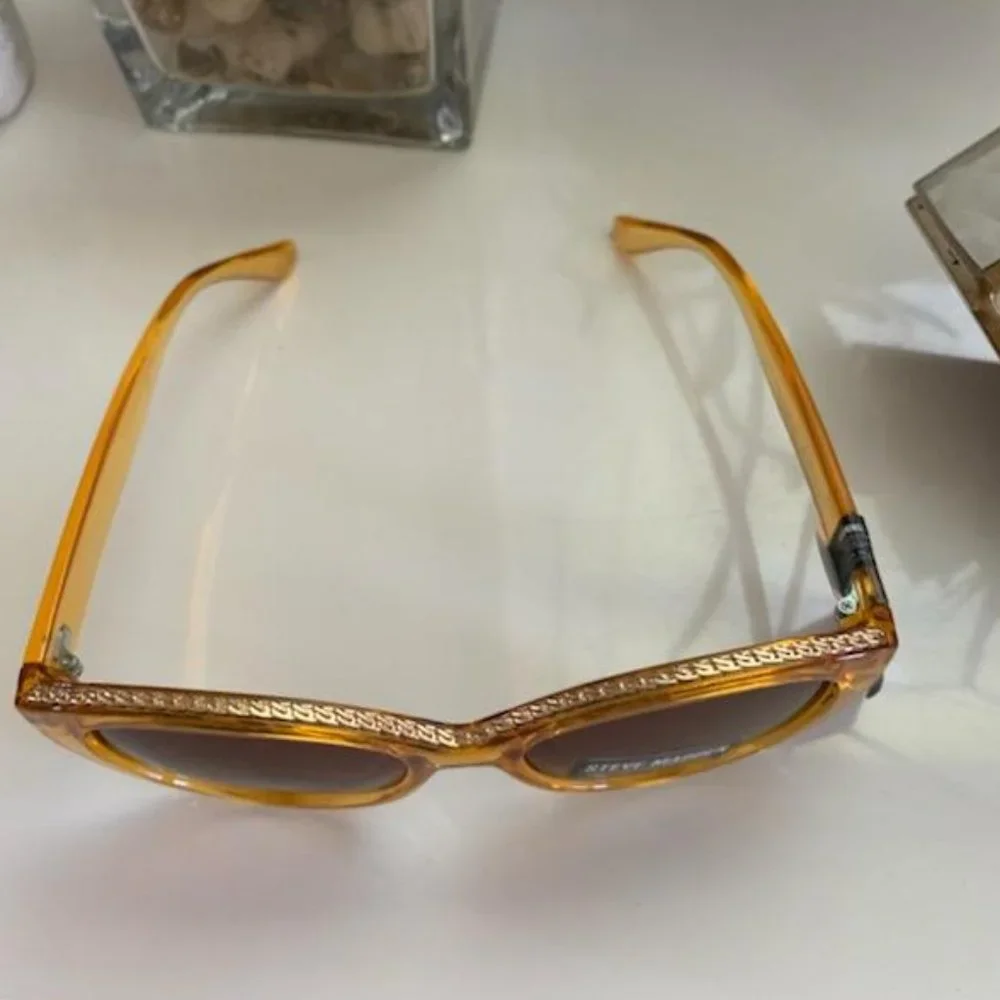 Steve Madden new tag