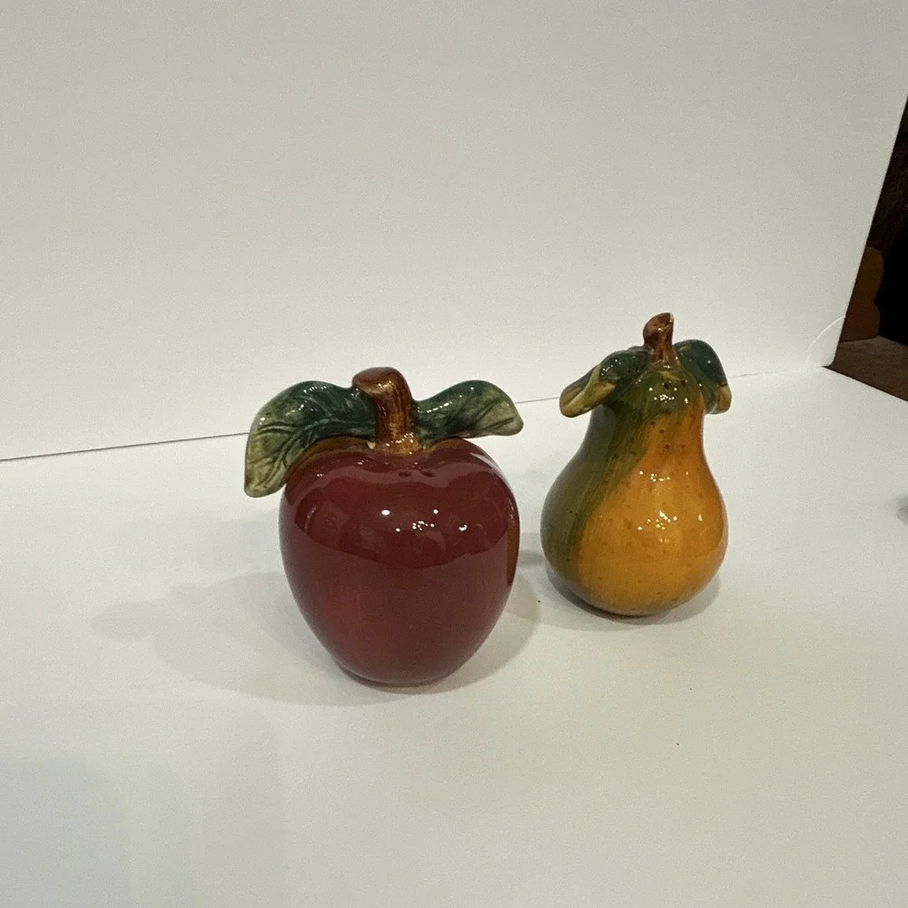N/A ceramic apple