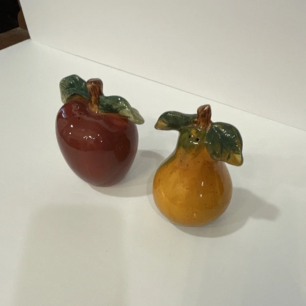 N/A ceramic apple