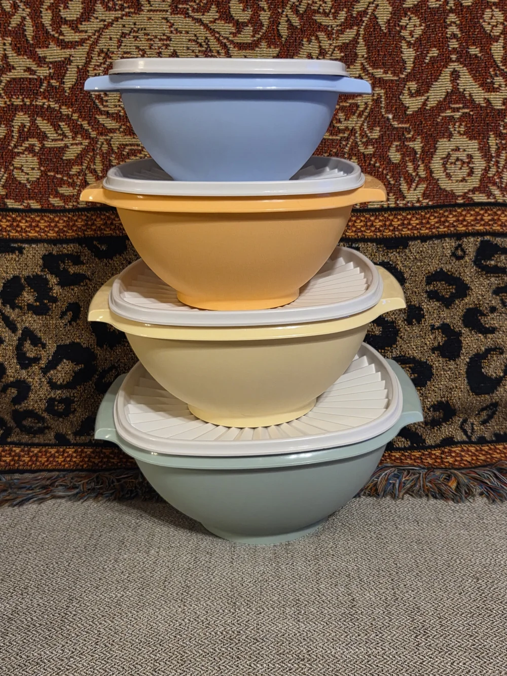 Tupperware Stackable Pastel Servalier Bowl Set with Lids