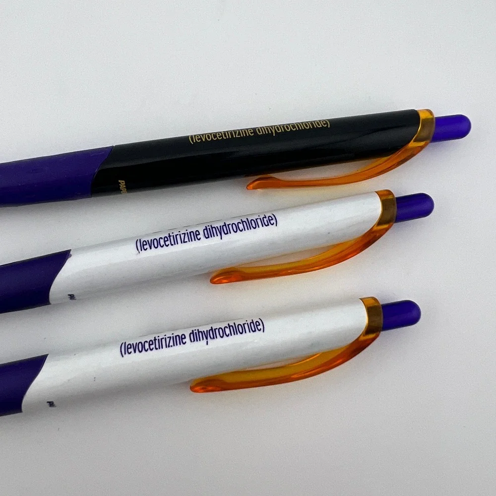 Paper Mate stands ships