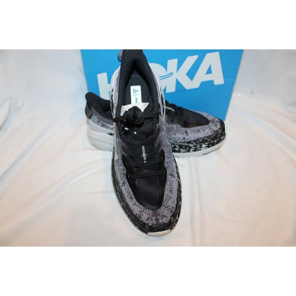 Hoka One One grab everyone