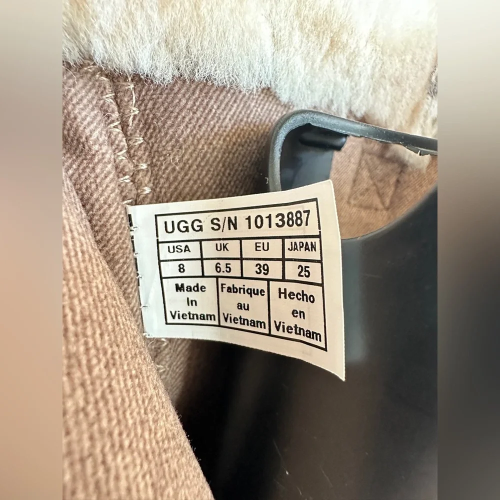 UGG calf 16”