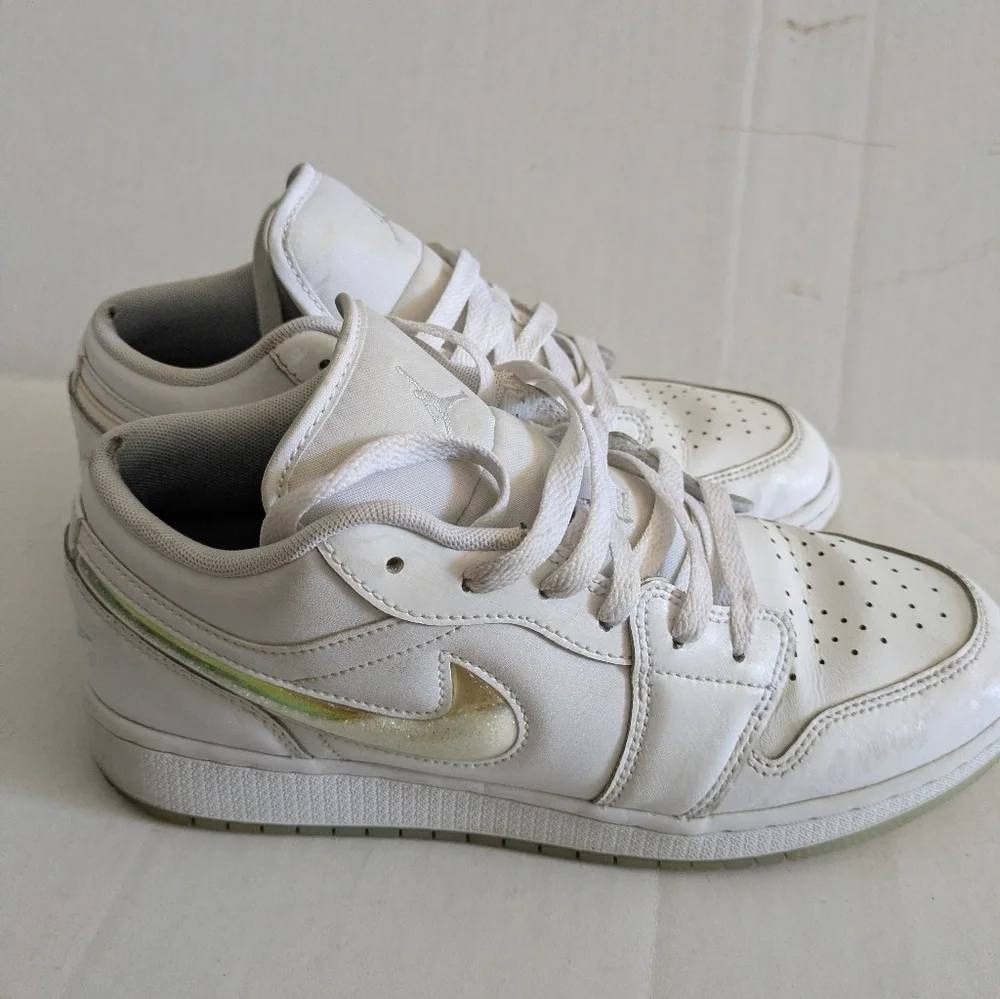 Nike Air Jordan’s W/ Glitter Swoosh. Youth 6.5