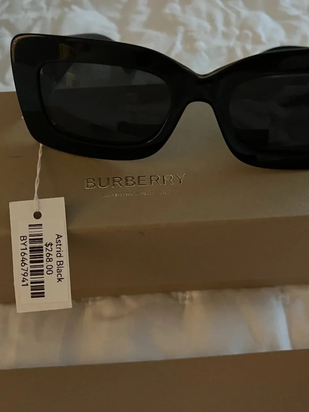 NWT Burberry Astrid Black Sunglasses BE4343 w/ Case Box $268