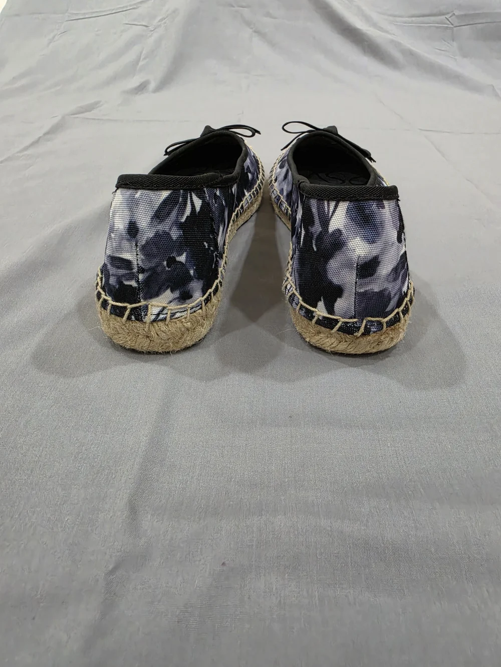Simply Vera Vera Wang Floral Espadrilles 8.5 Black Purple Bow Slip Ons Flats NEW
