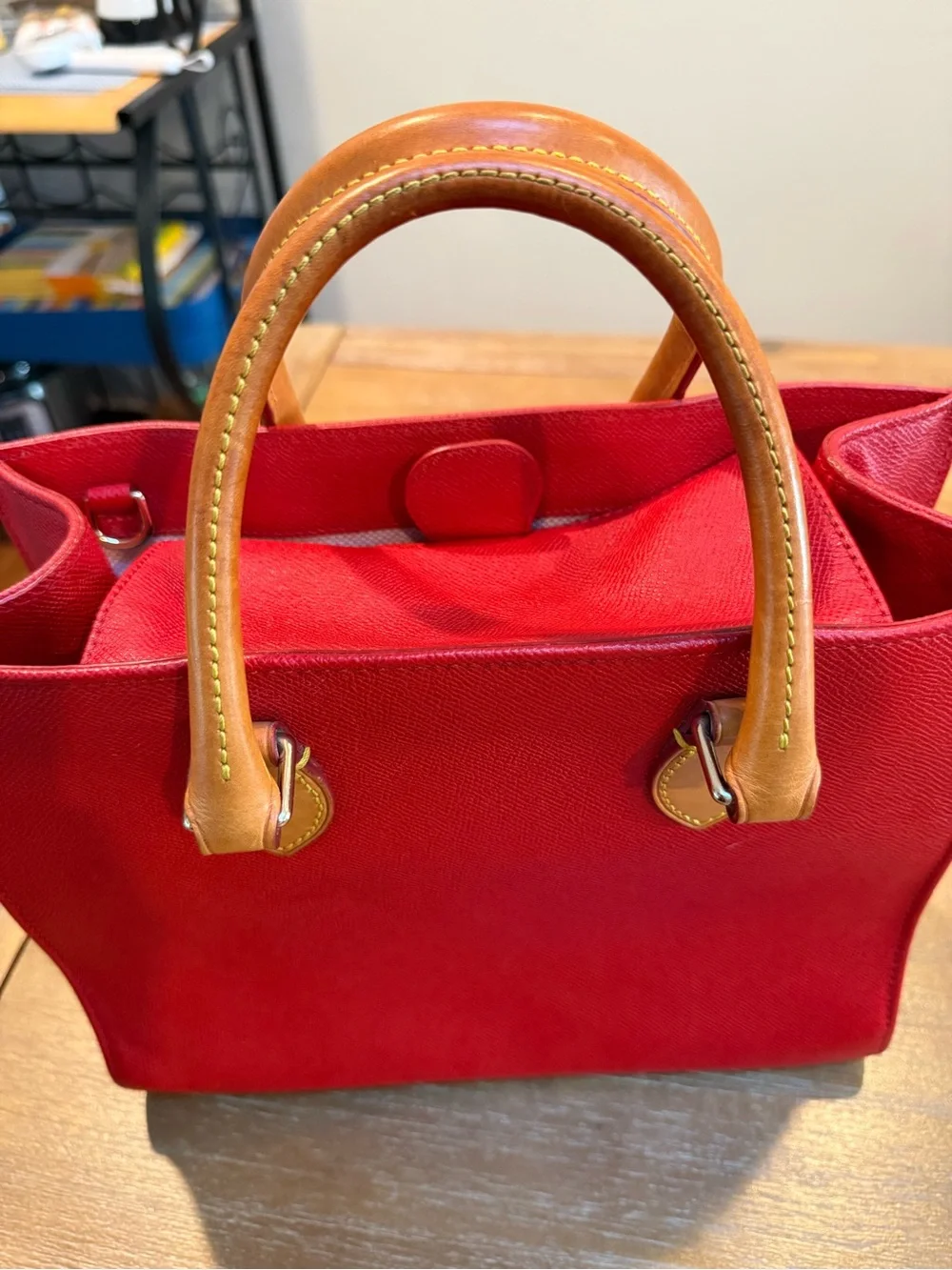 Dooney & Bourke magnetic snap