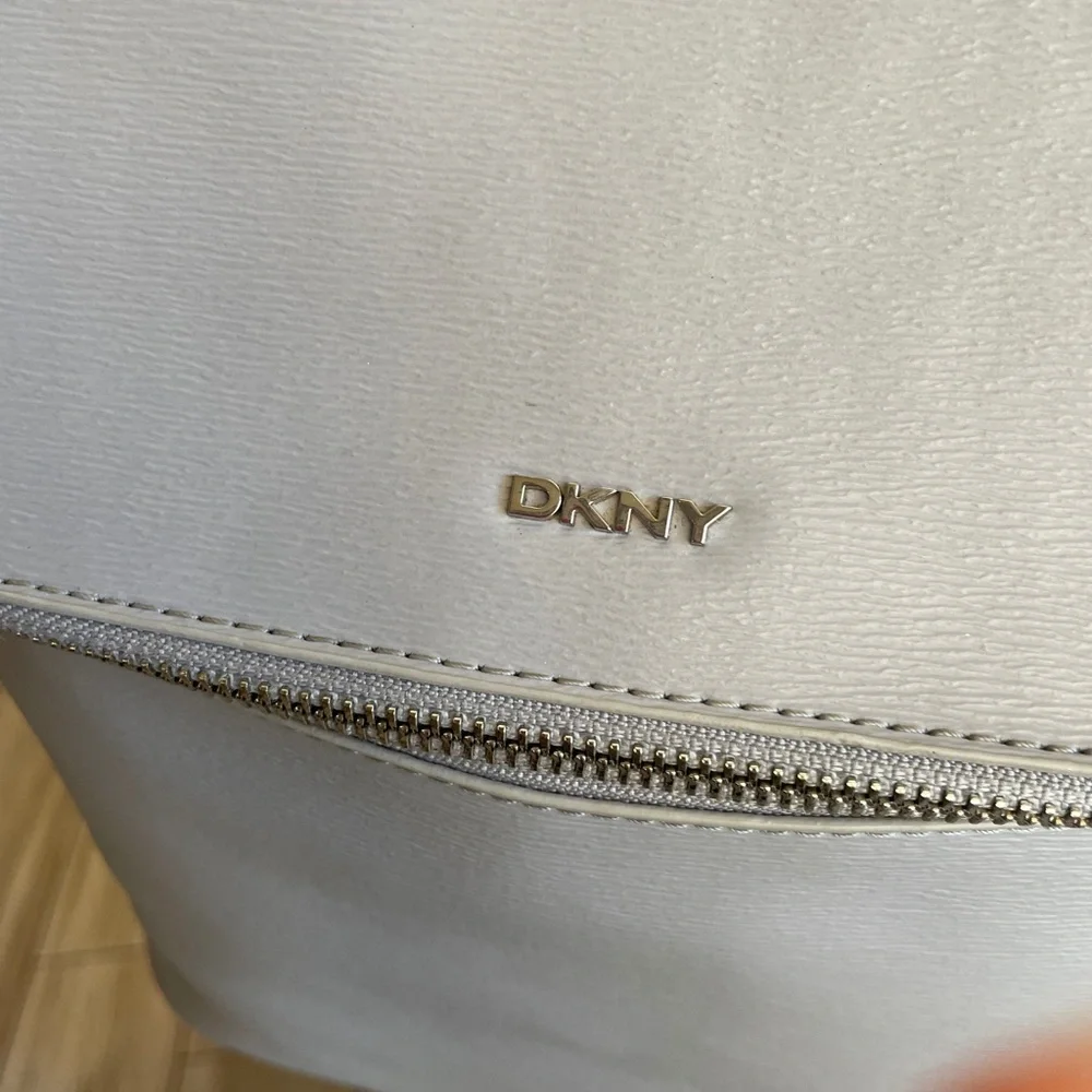 Dkny sleek backpack