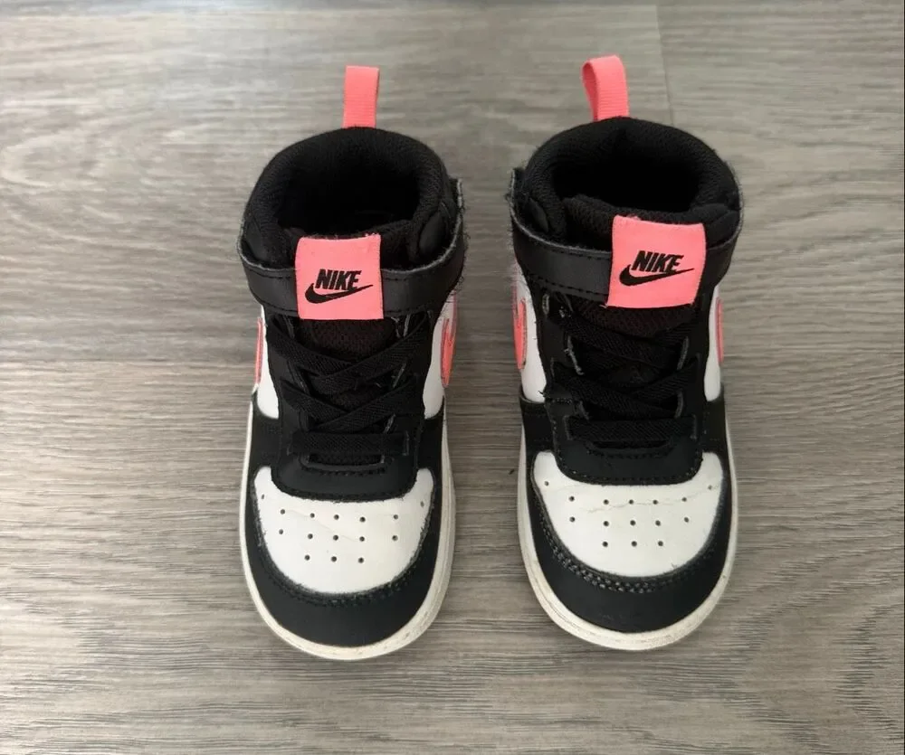 Nike girls court