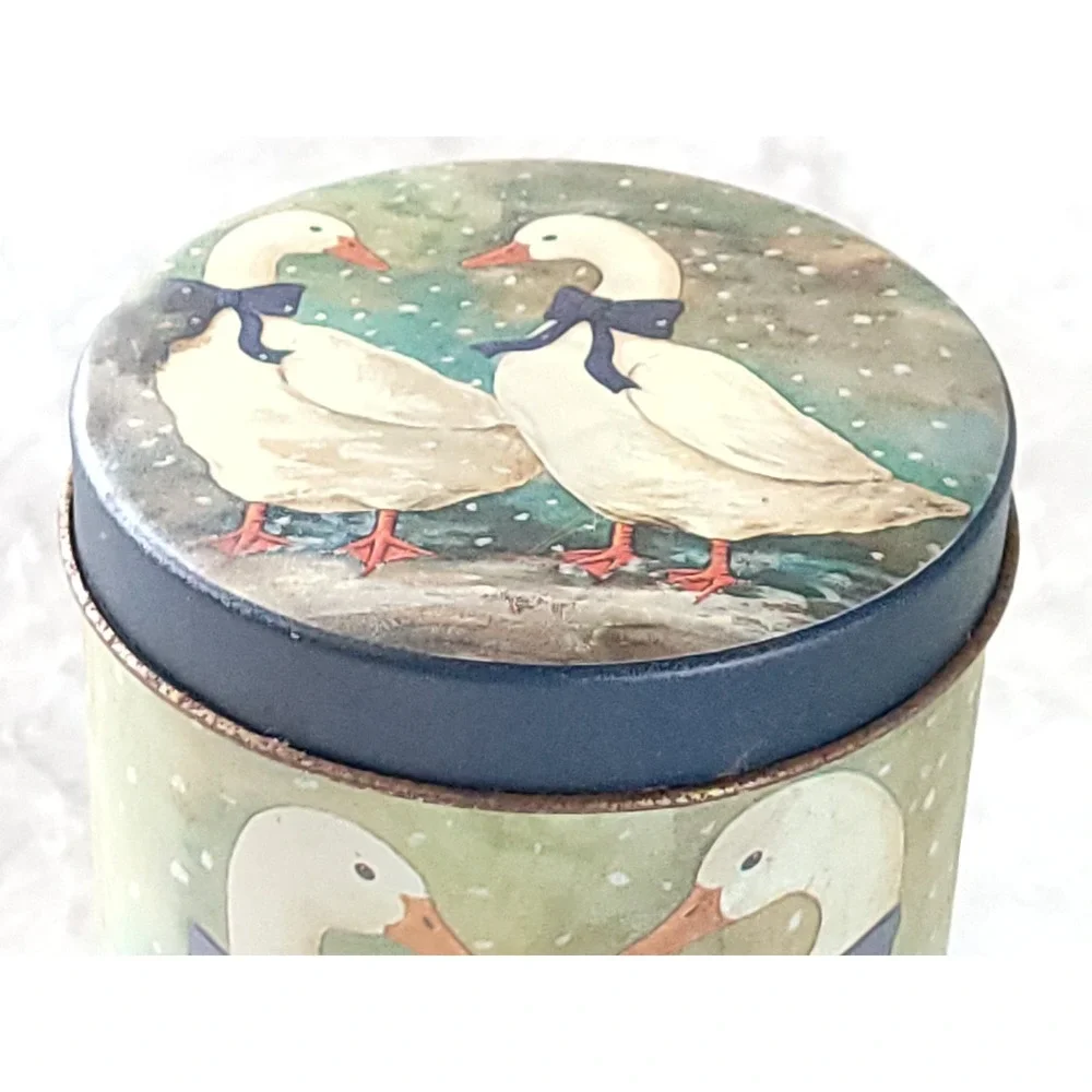 N/A vintage nesting