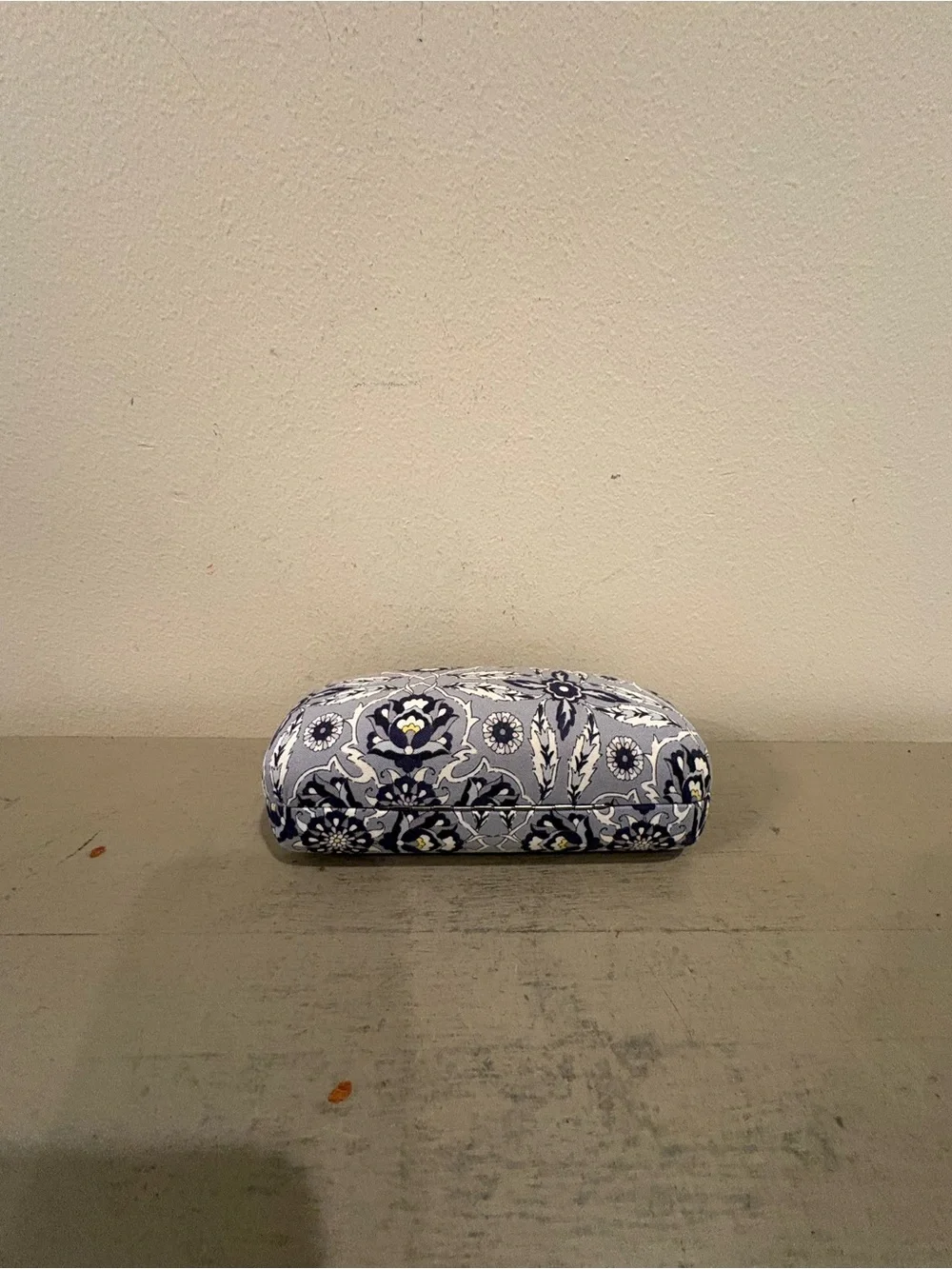 Vera Bradley Plaza Tile Gray And Blue Floral Hard Shell Eyeglass Case