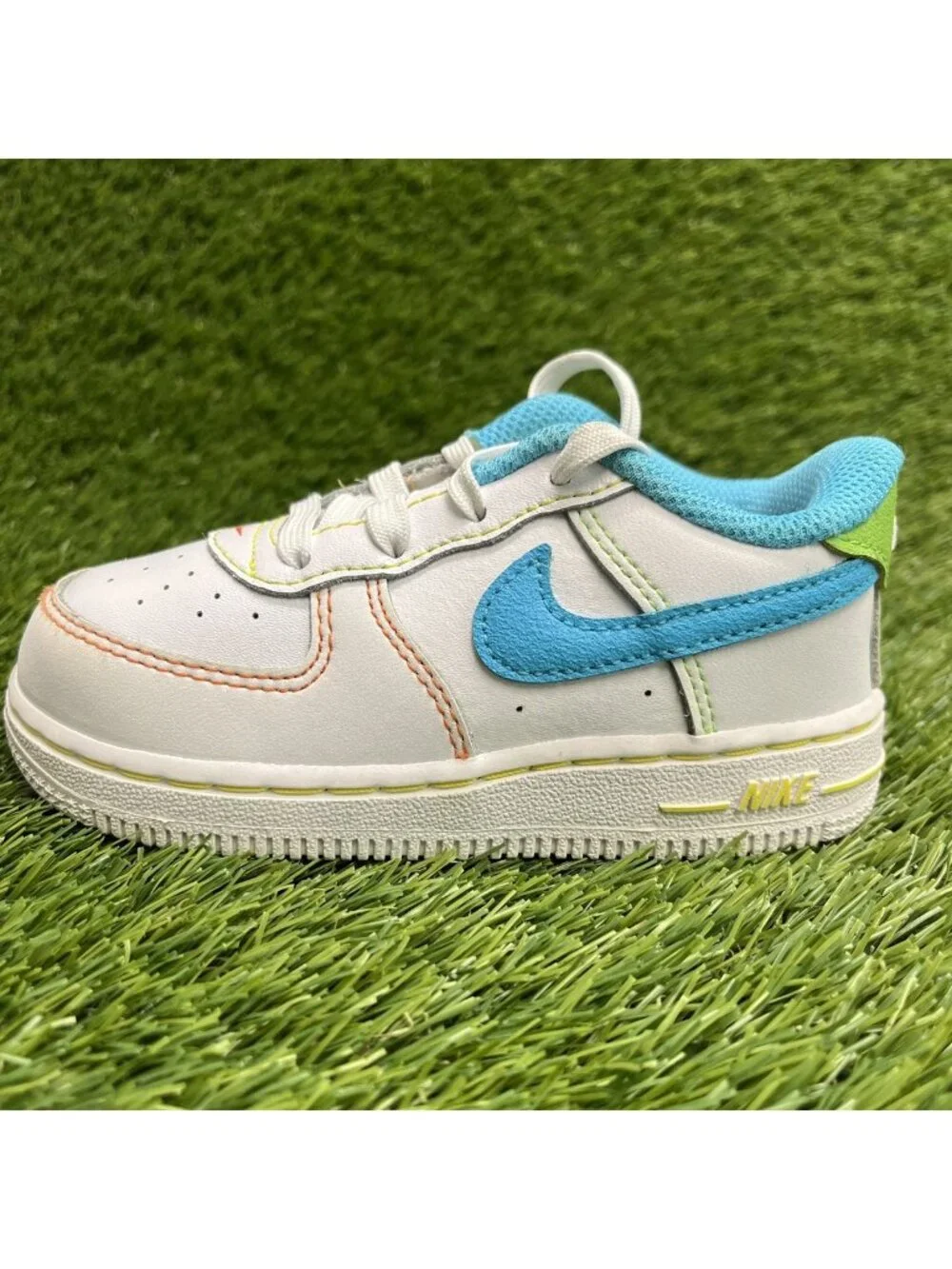 Nike Air Force 1 LV8 Boys Size 8C White Blue Athletic Leather Shoes Sneakers
