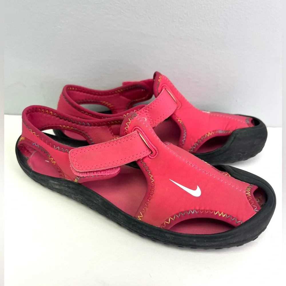 Nike-‎ Pink Youth Water/Outdoor Shoes, Size:2Y, Pre-Owned