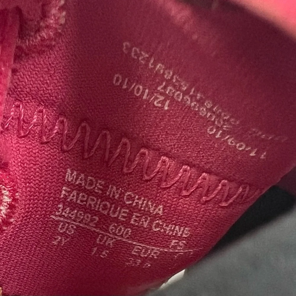 Nike pink youth