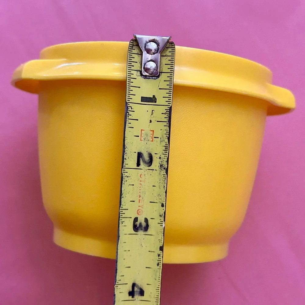 Tupperware small 1970