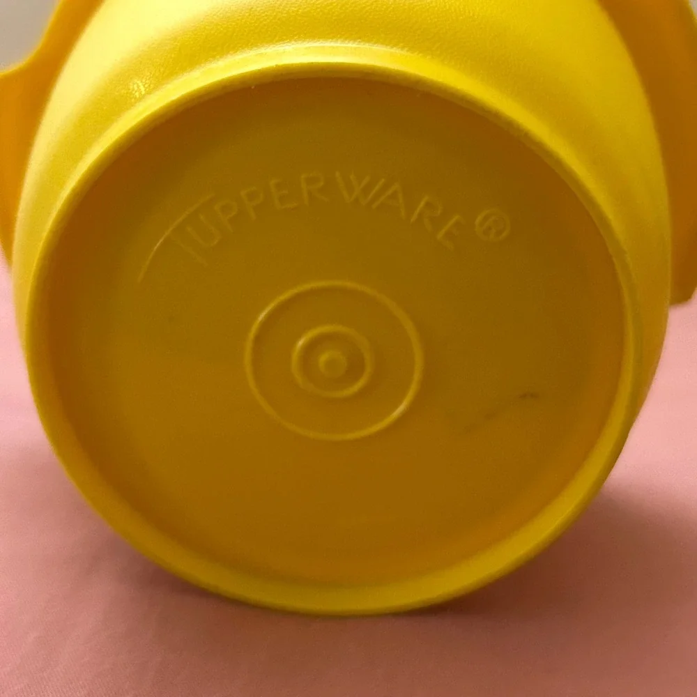 Tupperware small 1970