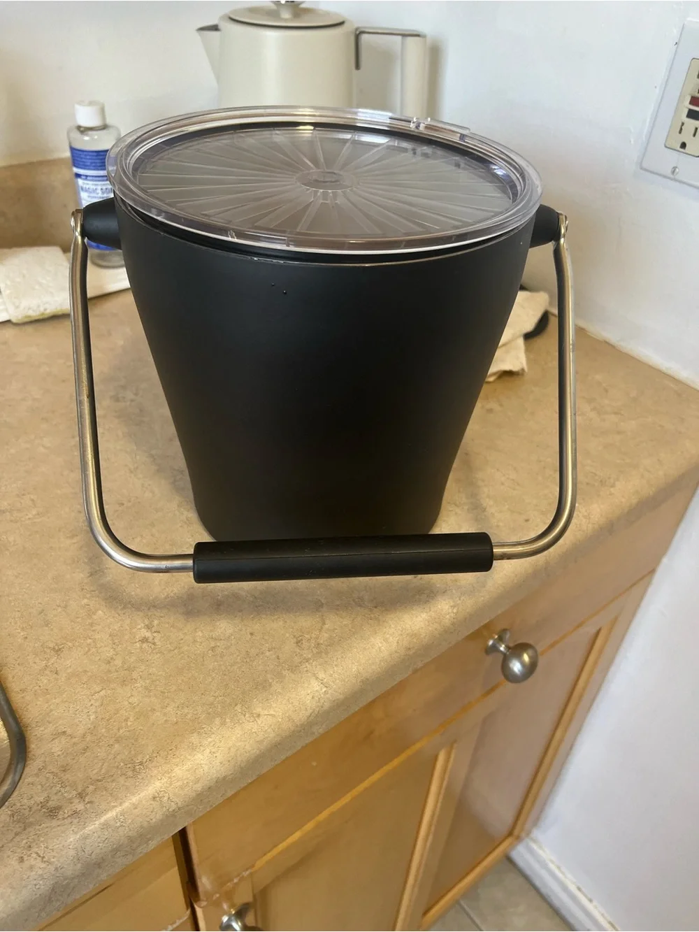 Black Portable Ice Bucket with Clear Lid and Carry Handle