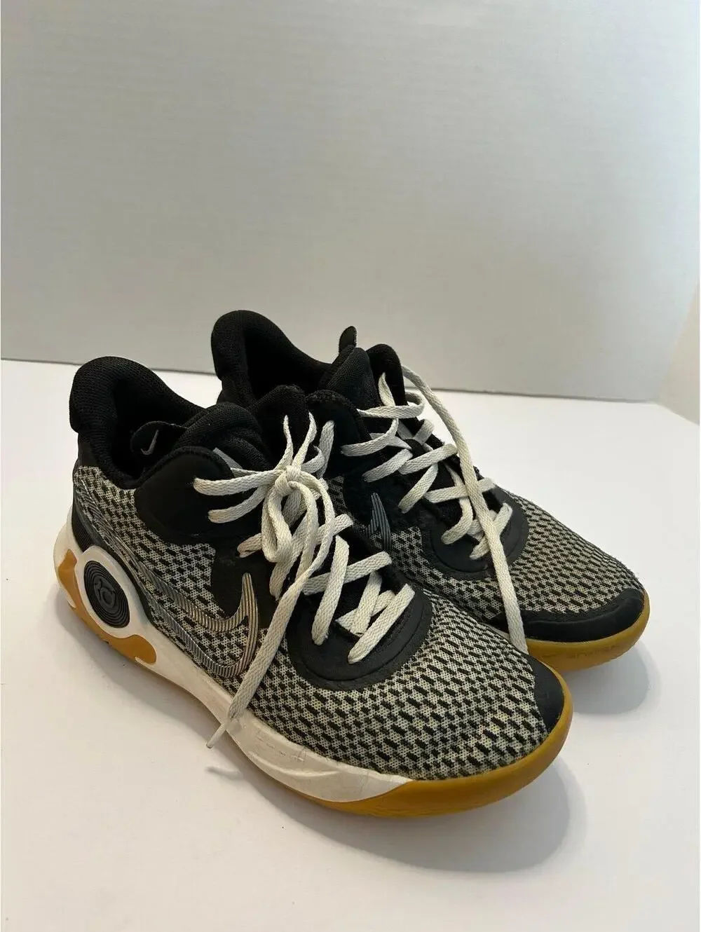 KD Trey 5 IX 'Black Metallic Cool Grey- Size 7.5