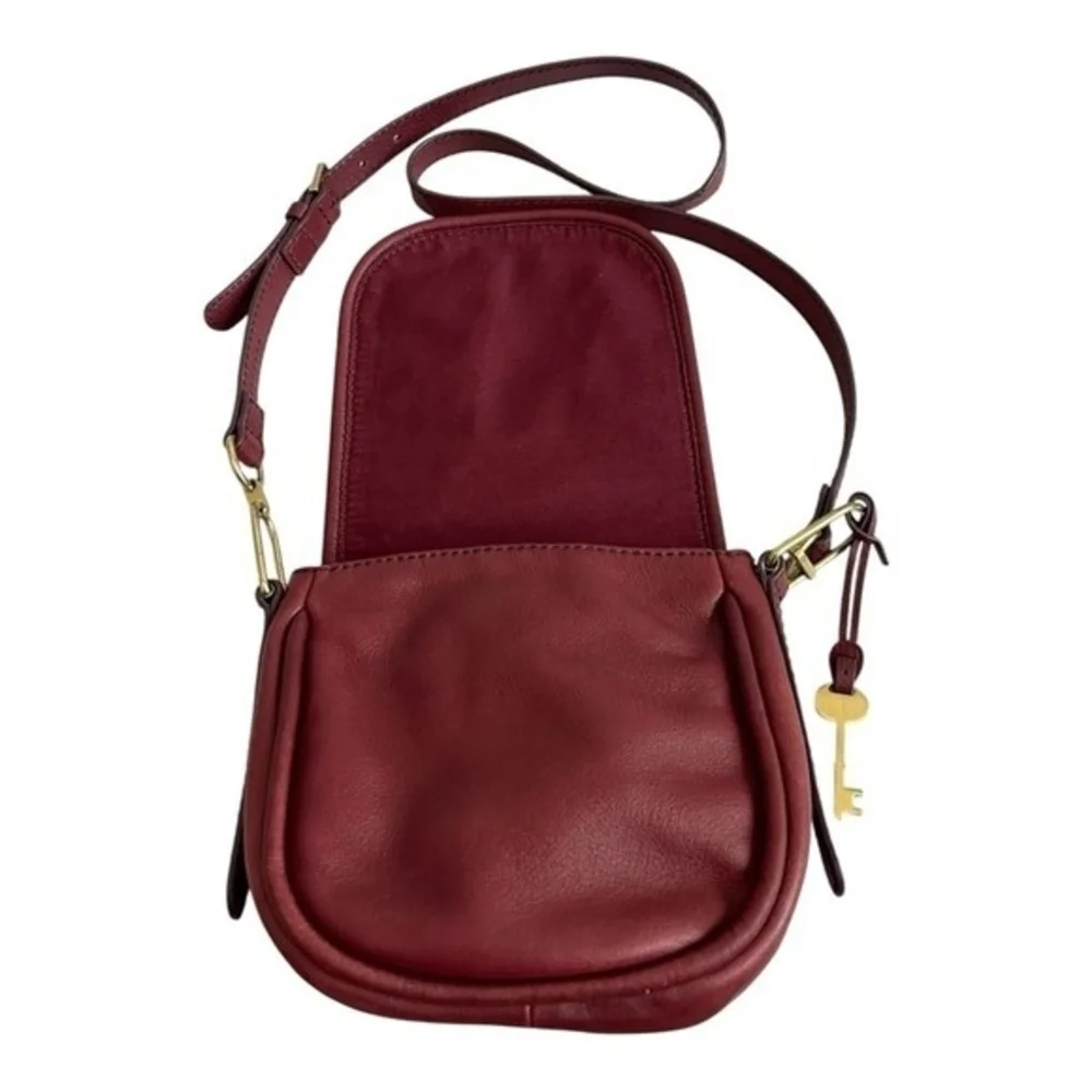 Fossil complemented casual features
