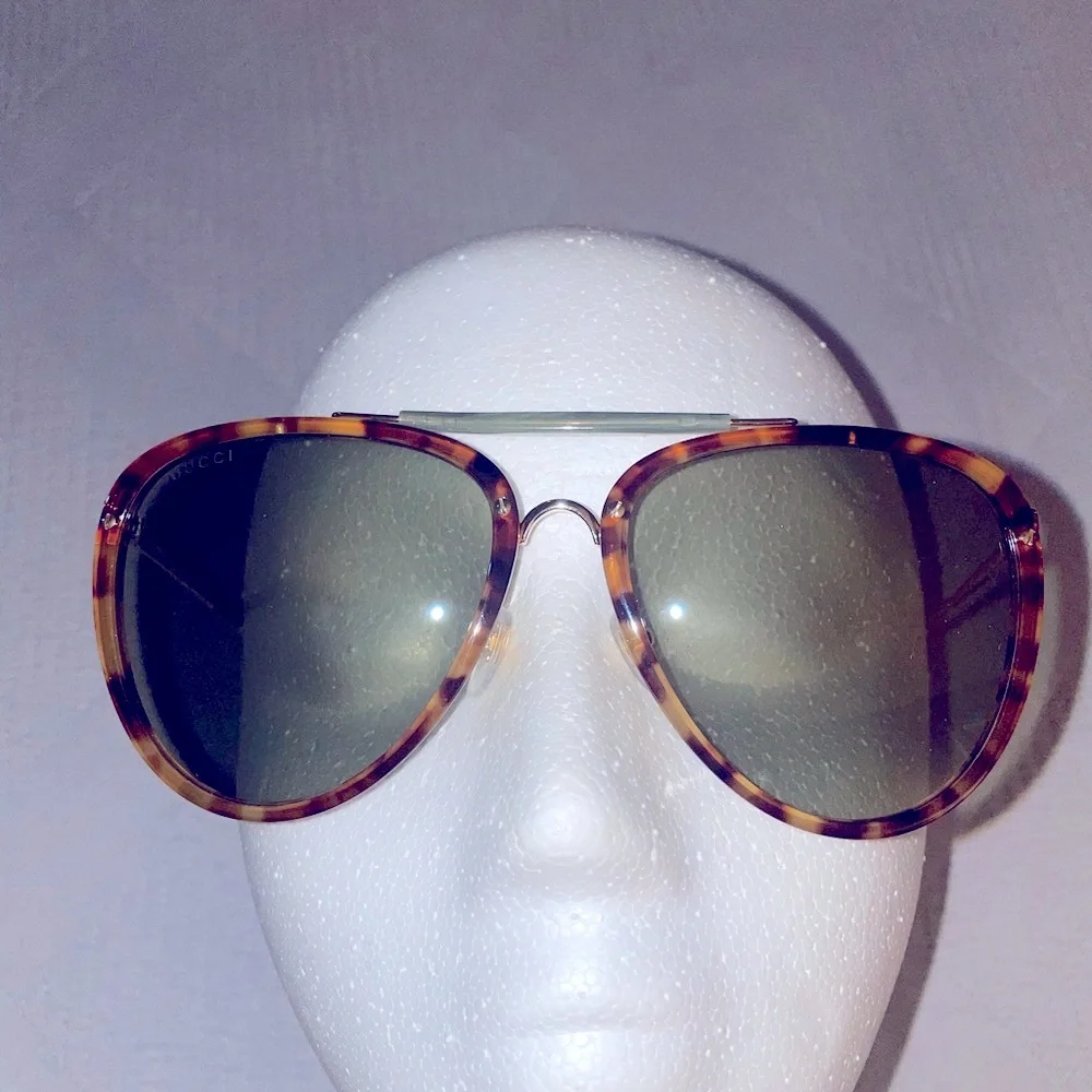 Gucci sunglasses model