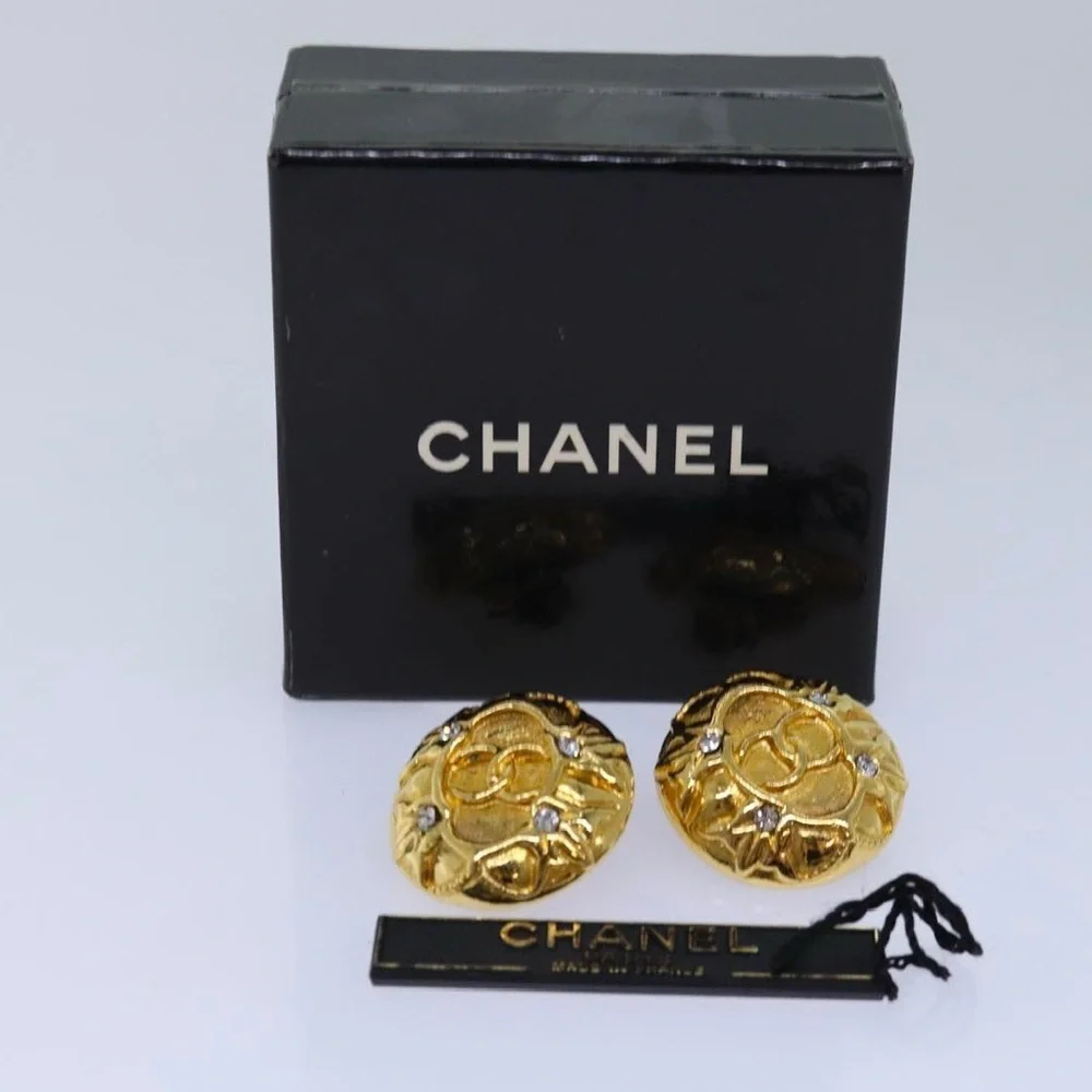 CHANEL vintage gold