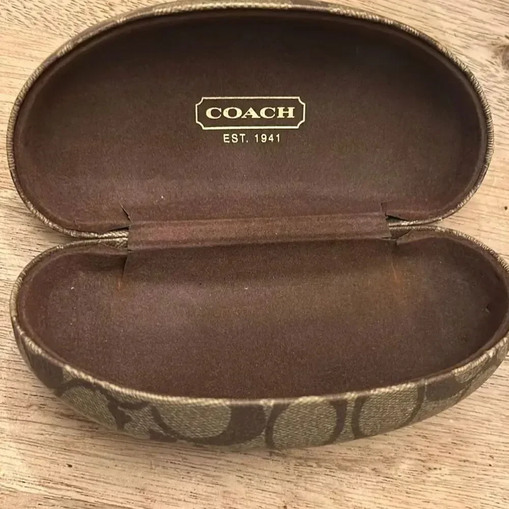 Coach signature clam