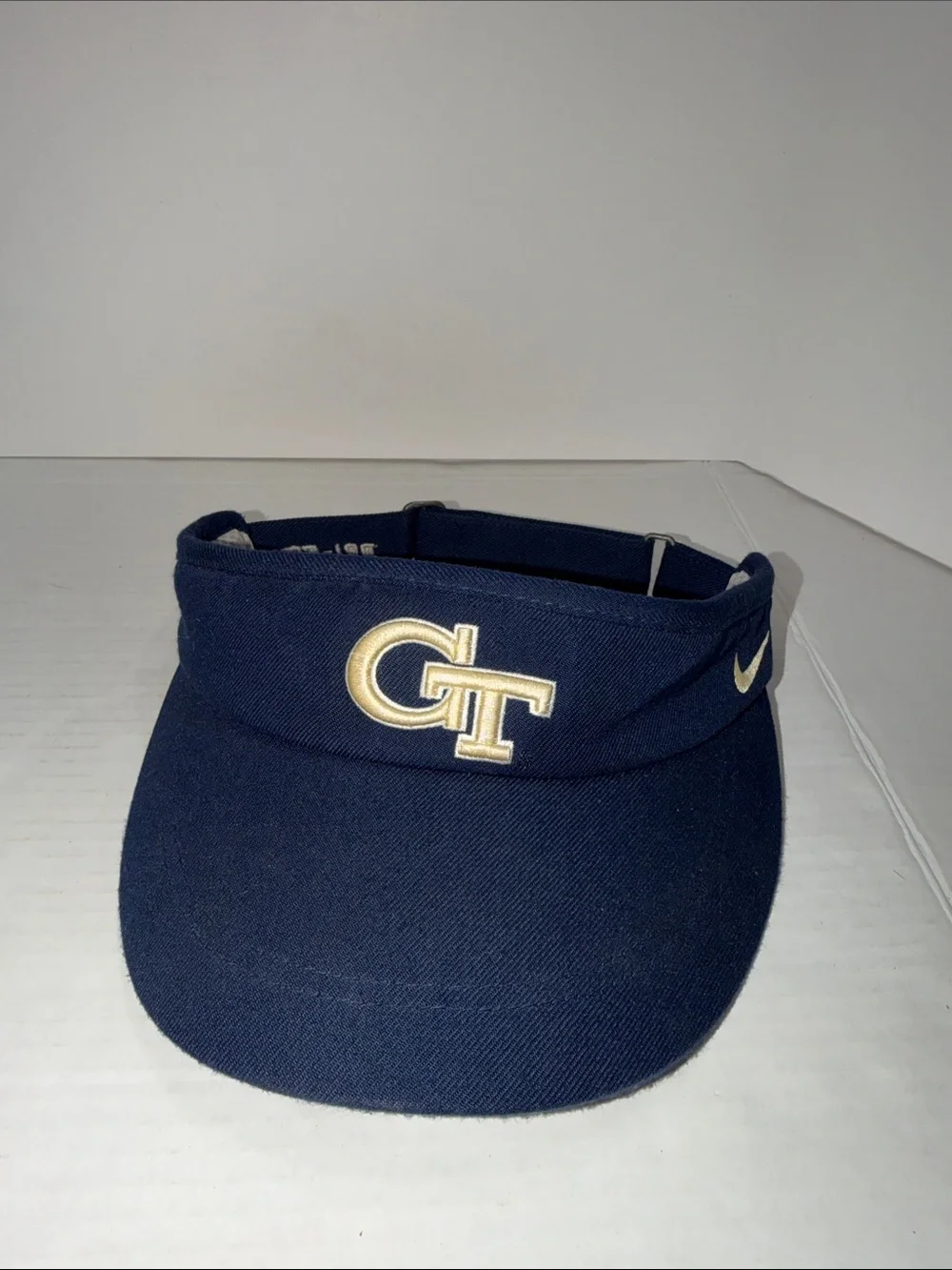 Nike sports visor