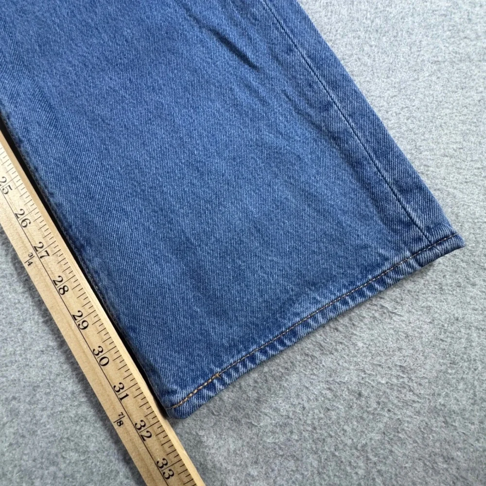 Levis jeans leg